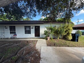 Building Photo - 10621 SW 170th Terrace