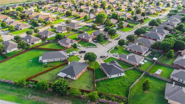 Building Photo - 100 Scarlet View