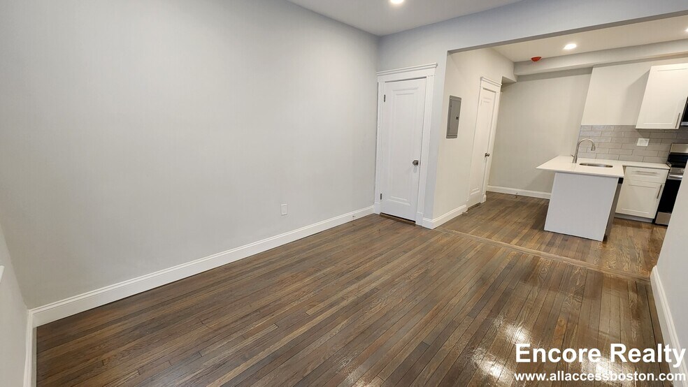 Building Photo - 11 Peterborough St