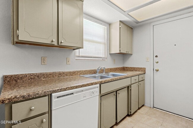 Building Photo - 3801 Olympic Ave