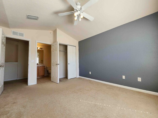 Building Photo - 4560 SW 52nd Cir