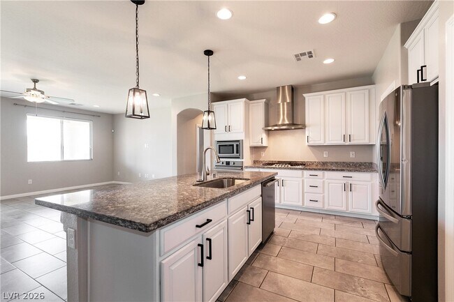 Building Photo - 5048 Royal Indigo St