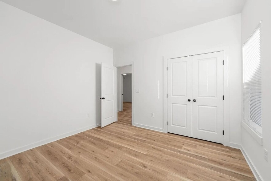 Building Photo - 2327 S Spg Hl Ct