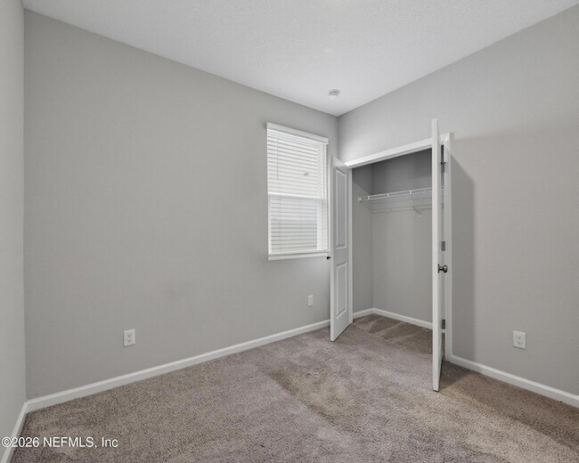 Building Photo - 14757 Cashew Ave