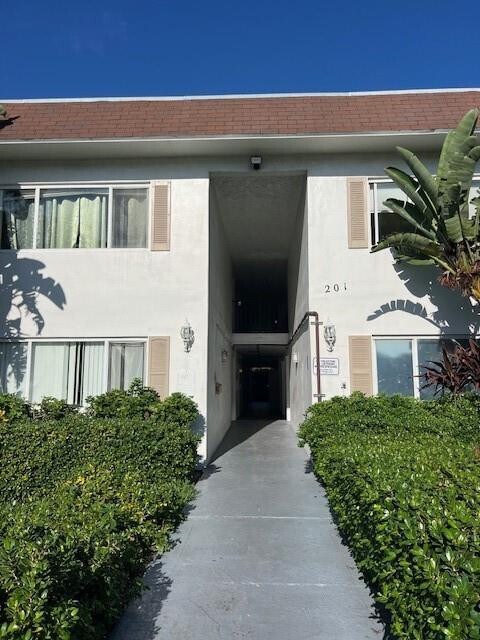 Building Photo - 201 SE 6th Ave