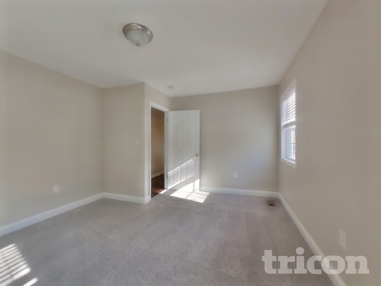 Building Photo - 1202 Addison Ct