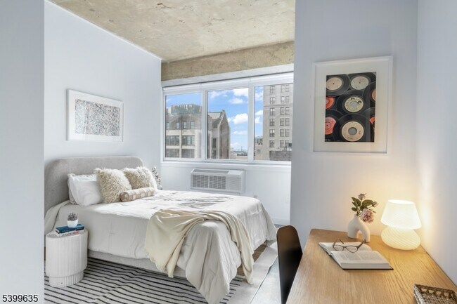 Building Photo - 10 Commerce Ct