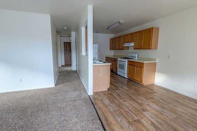 Building Photo - Eagles Nest Apartments