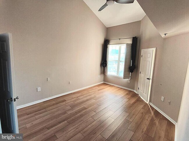 Building Photo - 1641 International Dr