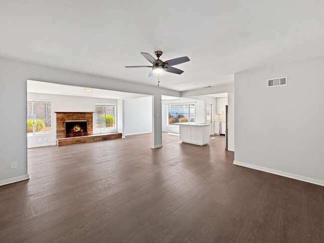 Building Photo - Beautifully Upgraded 2B/2BA House W/ 2-Car...