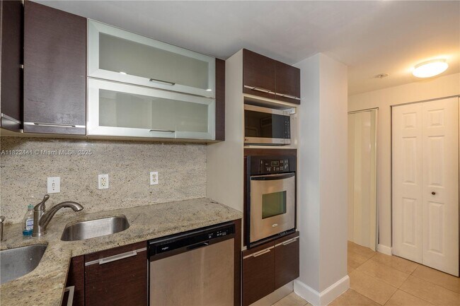 Building Photo - 50 Menores Ave