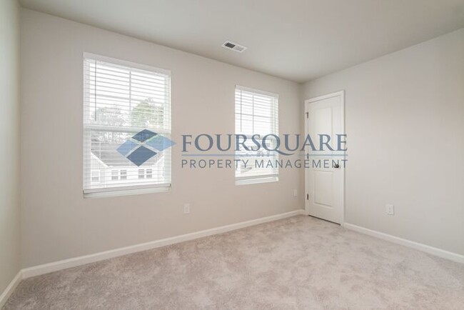 Building Photo - End Unit Town Home | 2nd Floor Back Deck |...