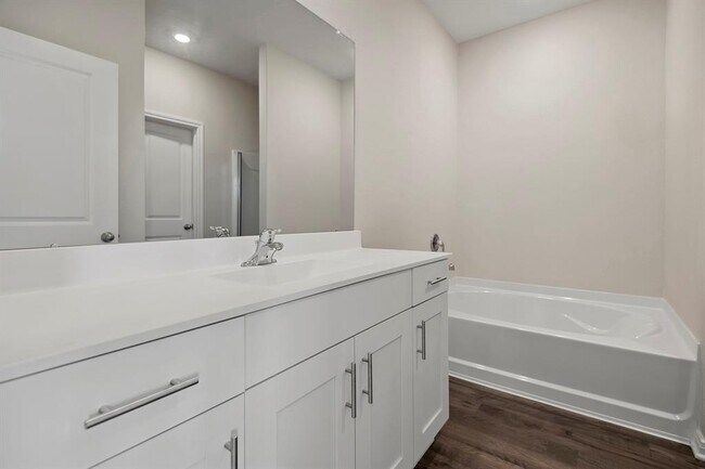 Building Photo - 16430 Blossom Grv Dr
