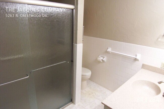 Building Photo - 5263 N Crestwood Dr