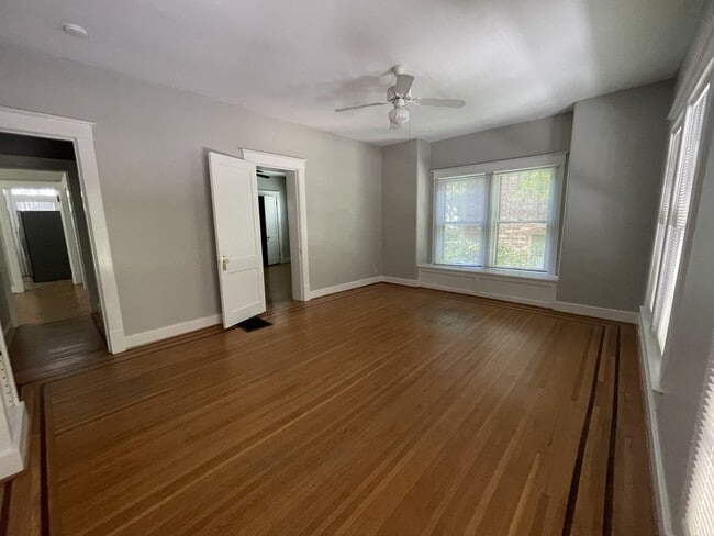 Building Photo - 2177 Baringer Ave