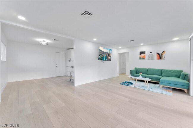 Building Photo - 105 Marigold Ln
