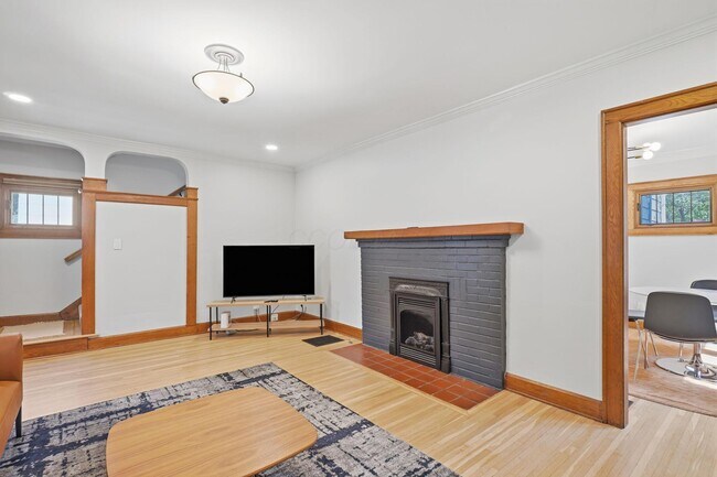 Building Photo - 94 Acton Rd