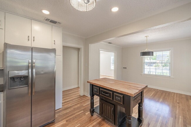 Building Photo - 2810 24th St