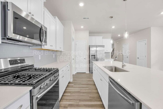 Building Photo - 14023 Turncloak Dr