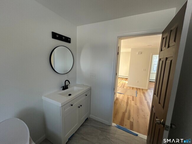 Building Photo - 95 Cedar St