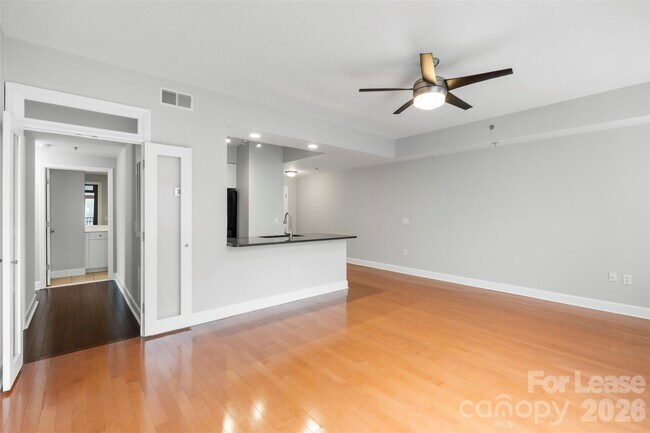 Building Photo - 1320 Fillmore Ave