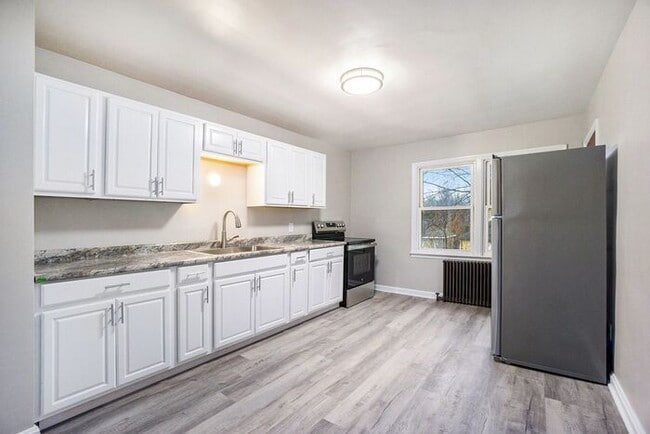 Building Photo - Newly Renovated 1br/1ba Apartment Available! PICTURES COMING SOON!