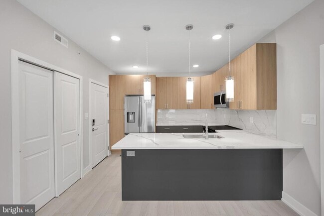 Building Photo - 1111 S 24th St