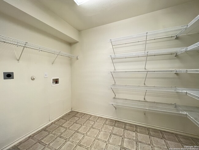 Building Photo - 530 Coral Harbor