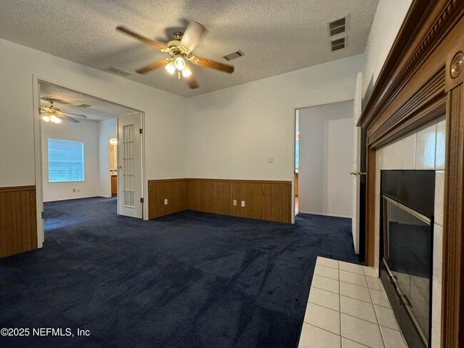 Building Photo - 149 Aster Ave