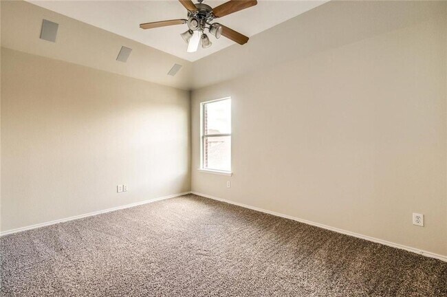 Building Photo - 13553 Valley Mills Dr