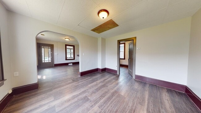 Building Photo - Cudell Area - 4 Bedroom Single Family Home