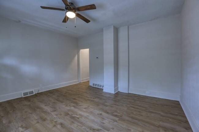 Building Photo - 119 Semmens St