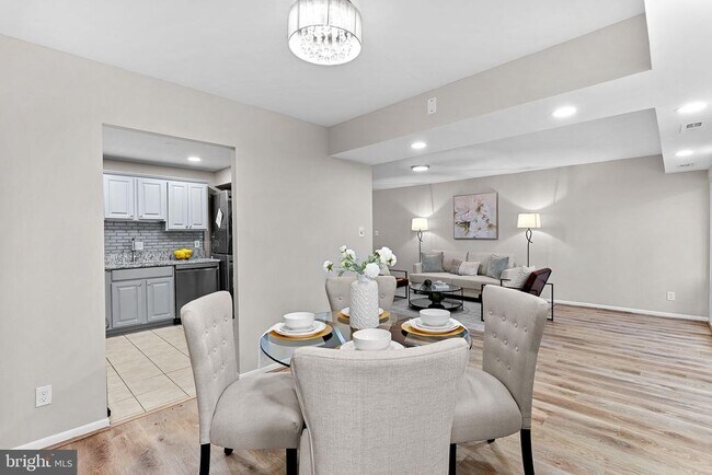 Building Photo - 11808 Breton Ct