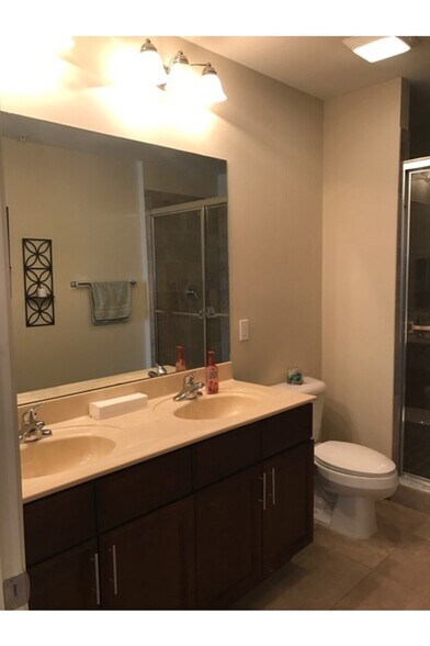 Building Photo - 6106 Yellow Sun Dr