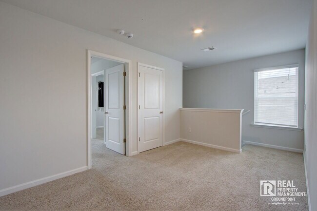 Building Photo - 113 Hillsford Ln