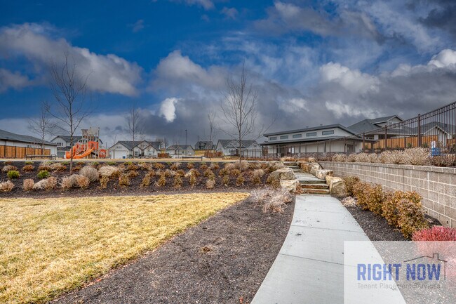 Building Photo - 1497 W Tenzing St