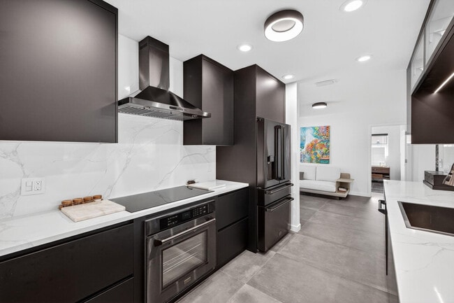 Building Photo - 2720 NE 59th St