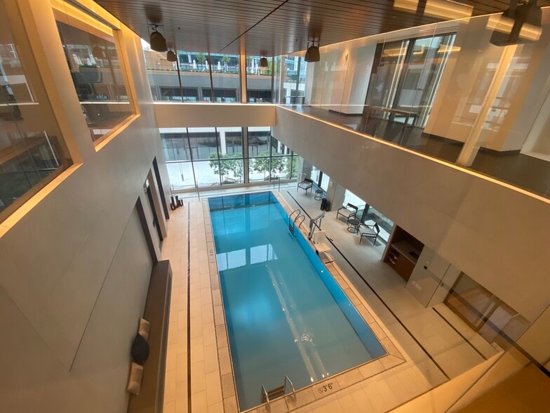 Indoor heated pool - 135 Seaport Blvd