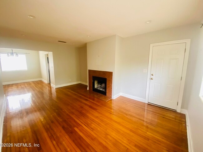 Building Photo - 2159 Riverside Ave