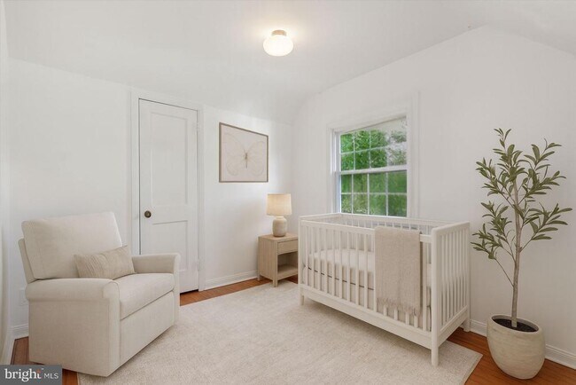 Building Photo - 433 Haverford Rd