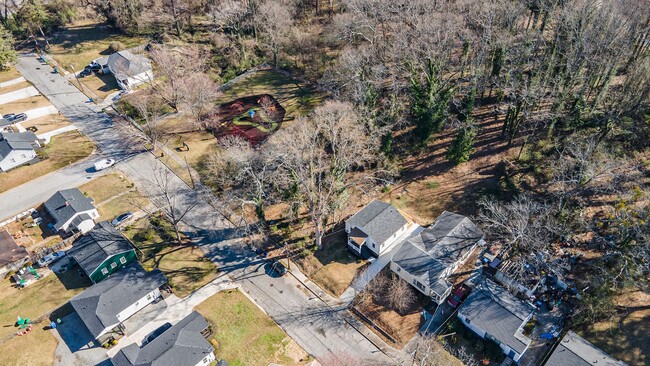 Building Photo - A Cozy, Updated 2-Bedroom Bungalow in the ...