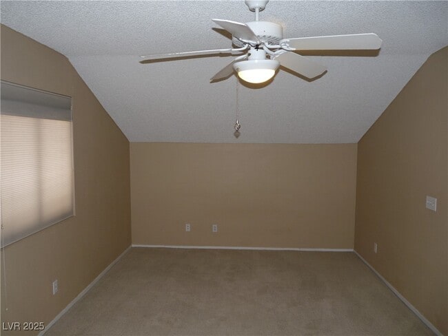 Building Photo - 912 Crowfoot