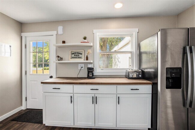 Building Photo - 811 Palmer Dr