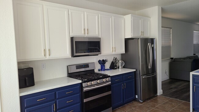 Building Photo - 1888 Leaning Oak Dr