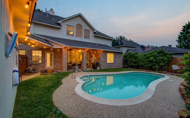 Building Photo - 15627 Twisting Springs Dr