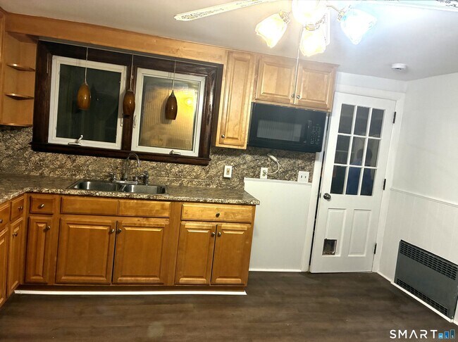 Building Photo - 177 Russell St