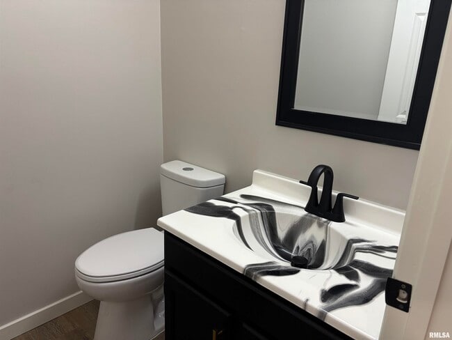 Building Photo - 3326 Jennings Dr