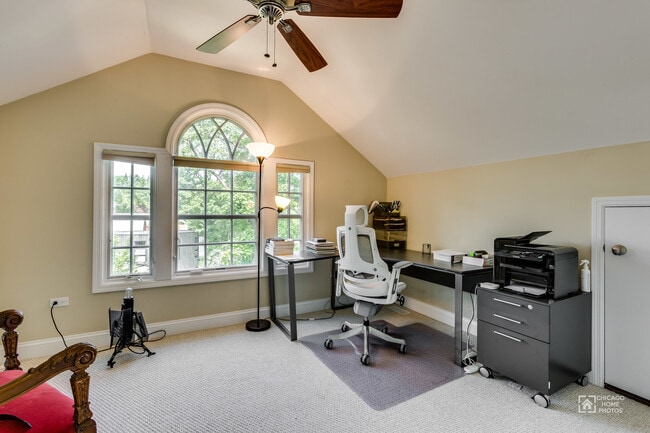 Building Photo - 932 Westmoor Rd