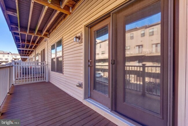 Building Photo - 44848 Tiverton Sq