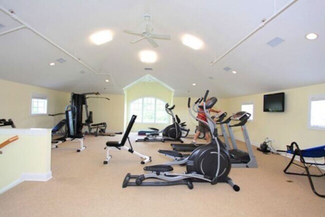 Building Photo - 255 Mimosa Dr